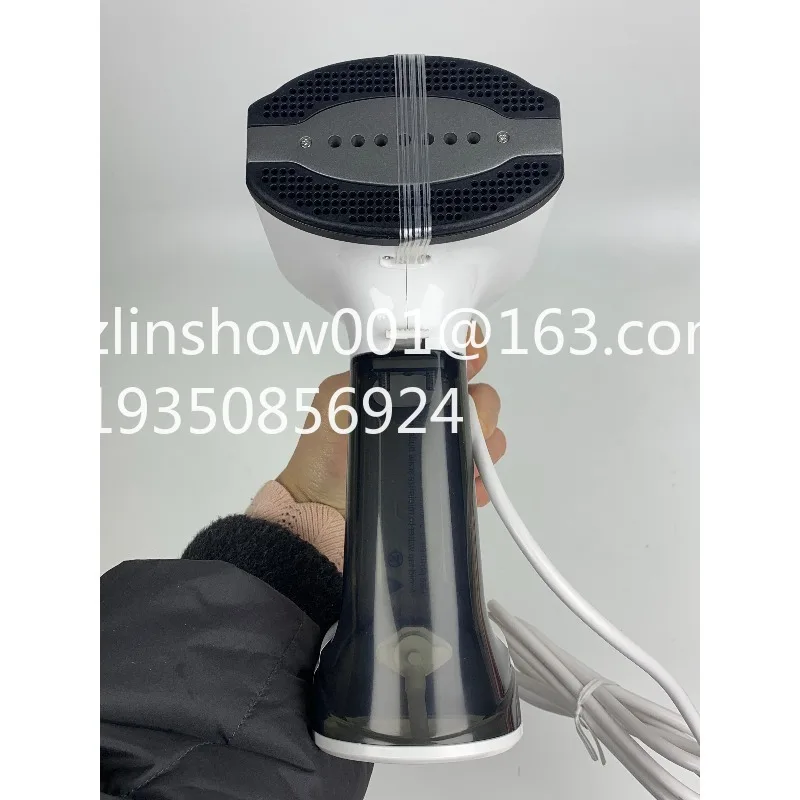 Новый тип бытового утюга, паровой пылесос-утюг, объединяющий функции пара, глажения и вакуумной чистки, прост в использовании, не повреждает одежду.
Новый тип бытового утюга, паровой пылесос-утюг, объединяющий функции пара, глажения и вакуумной чистки, прост в использовании, не повреждает одежду.