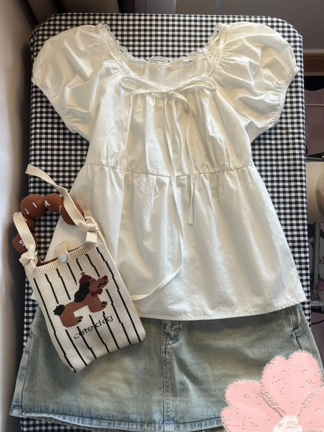 Cotton Lace Edge Top Splicing Lace Tie Inner Tees Short-sleeved Summer Women's Puff Sleeves Pinch Waist Make You Look Slim Top
Cotton Lace Edge Top Splicing Lace Tie Inner Tees Short-sleeved Summer Women's Puff Sleeves Pinch Waist Make You Look Slim Top
