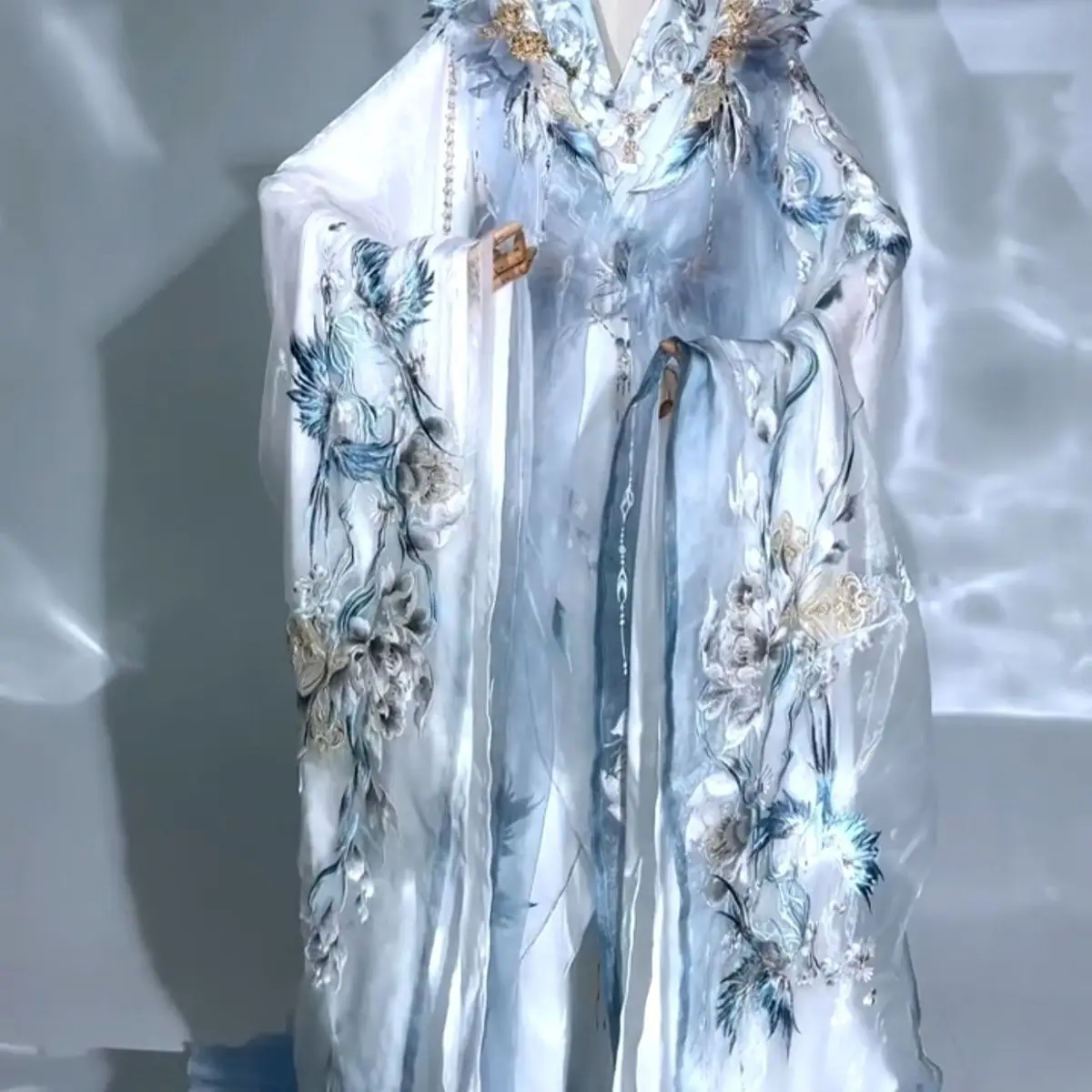 Hanfu Women 2026 Summer Style Cool Feng Ci Yu Heavy Embroidery Long Sleeve Shirt Waist-Length Skirt Improved Warring States Robe
Hanfu Women 2026 Summer Style Cool Feng Ci Yu Heavy Embroidery Long Sleeve Shirt Waist-Length Skirt Improved Warring States Robe