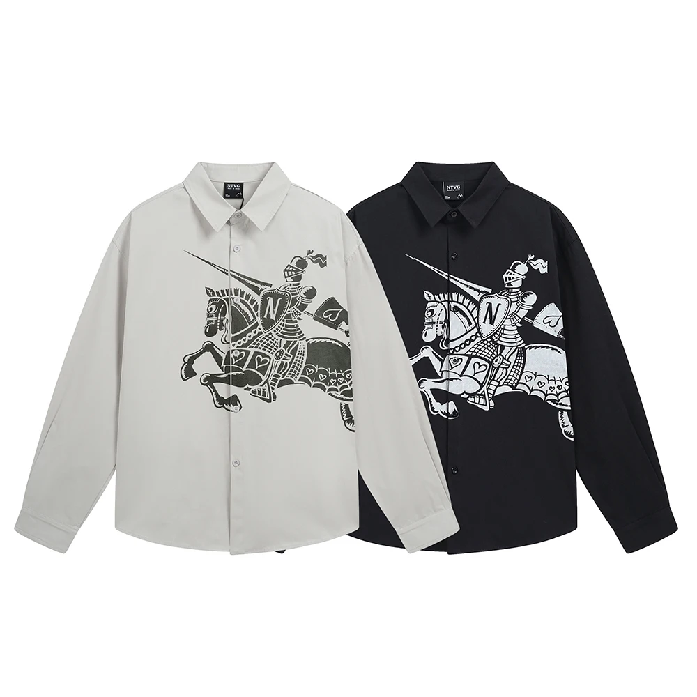 Рыцарский принт, модные повседневные мужские рубашки Y2k, топы High Street, большие размеры с длинными рукавами, корейская популярная дизайнерская одежда в японском стиле 
Рыцарский принт, модные повседневные мужские рубашки Y2k, топы High Street, большие размеры с длинными рукавами, корейская популярная дизайнерская одежда в японском стиле