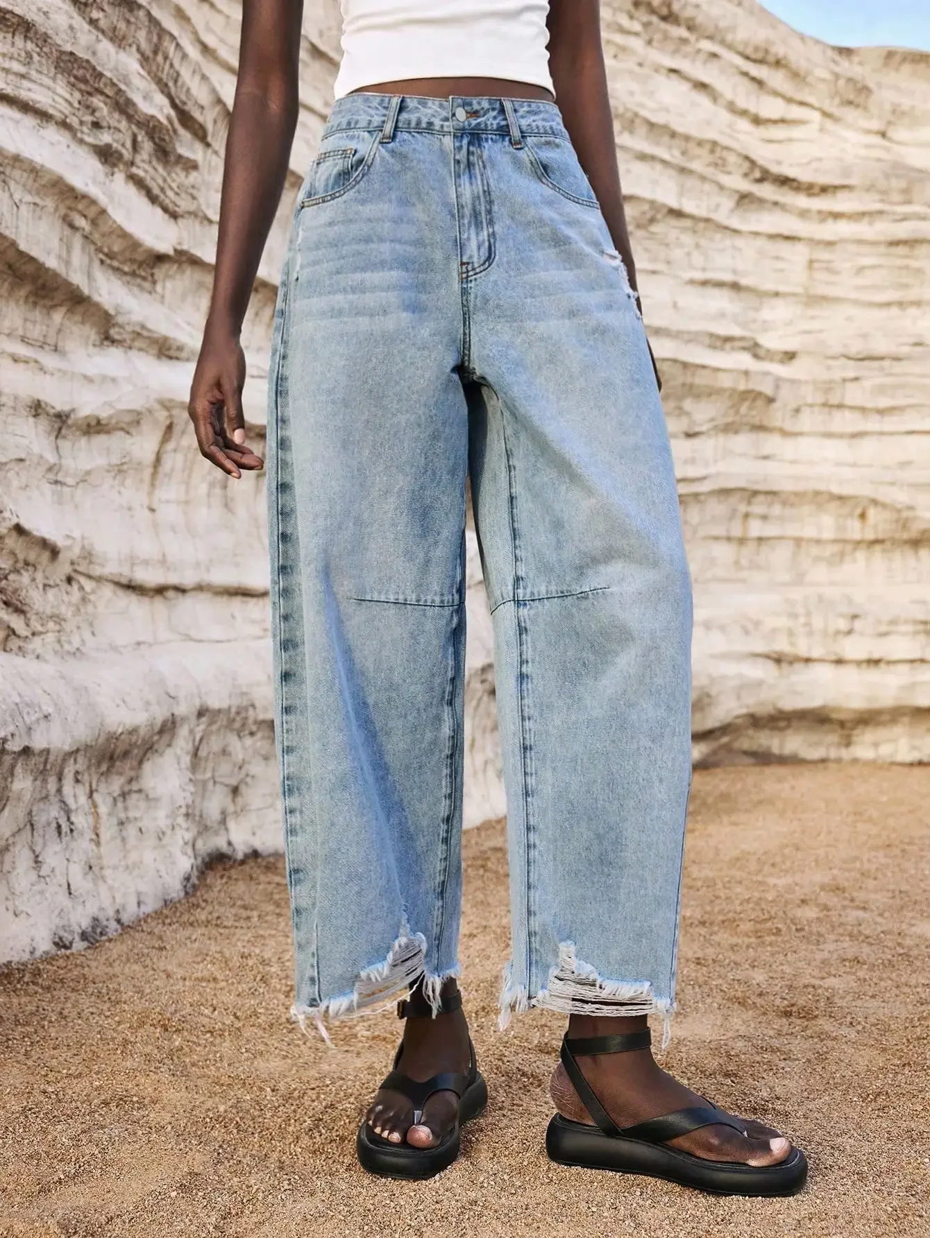 Wide-Leg High-Waisted Distressed Hem Denim Jeans - Loose Fit Casual Style
Wide-Leg High-Waisted Distressed Hem Denim Jeans - Loose Fit Casual Style