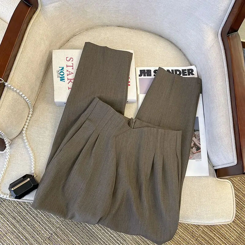 High Waist Fashion Slim Women Harem Pants 2025 New Spring Summer Zipper Pleated Female Ankle-Length Pant
High Waist Fashion Slim Women Harem Pants 2025 New Spring Summer Zipper Pleated Female Ankle-Length Pant