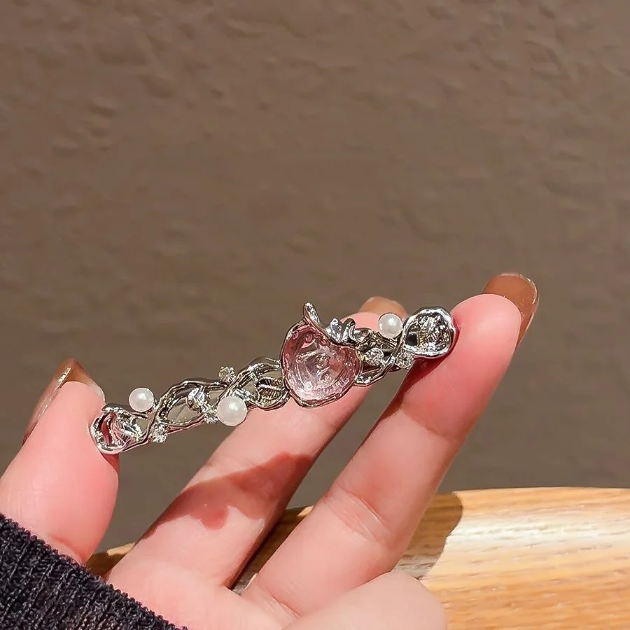 New Style Ice Pink Strawberry Sweet and Cute Metal Hairpin for Side Bangs, Girly Hairpin
New Style Ice Pink Strawberry Sweet and Cute Metal Hairpin for Side Bangs, Girly Hairpin
