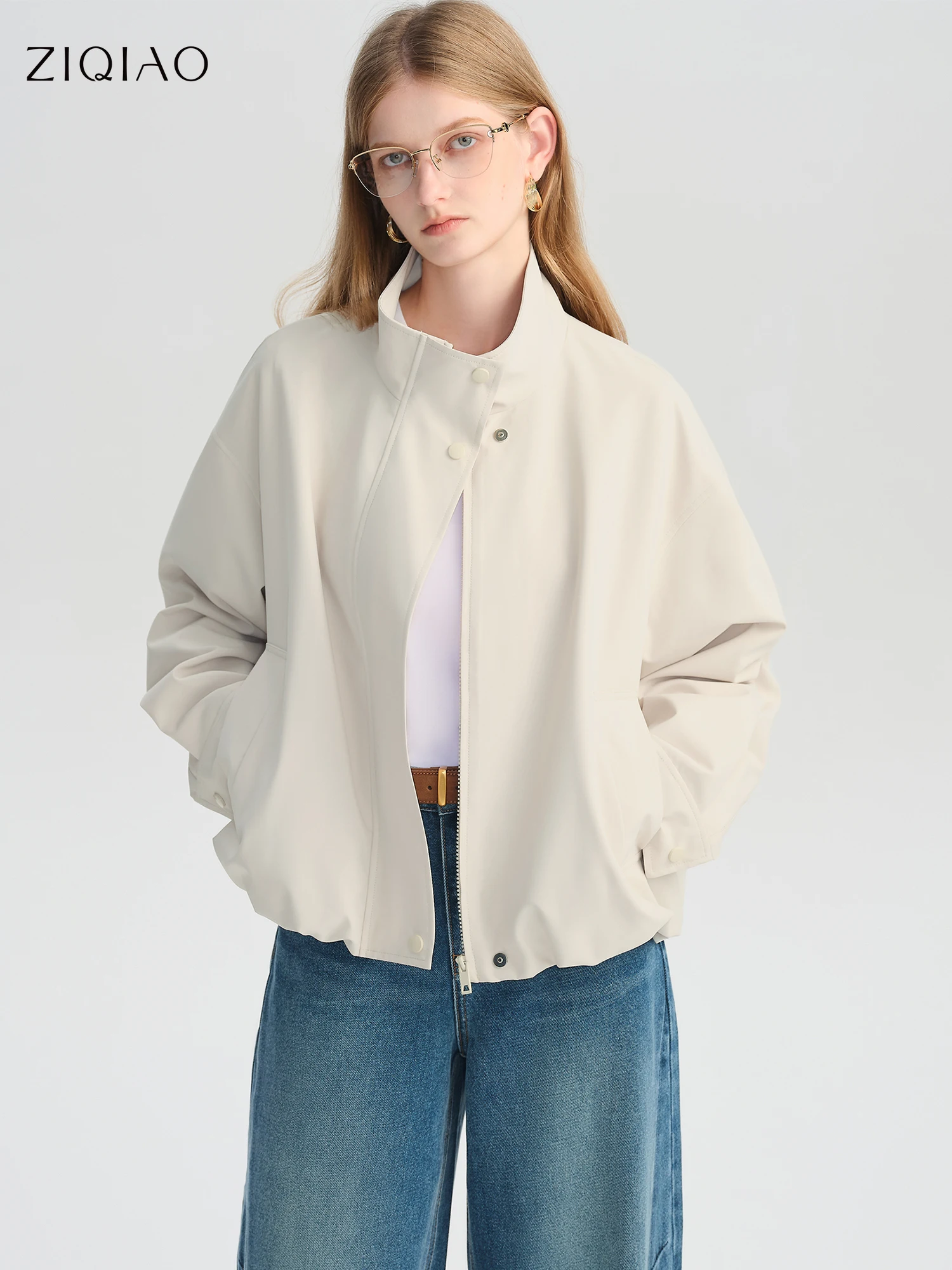 ZIQIAO Autumn 2025 Women's Cropped Stand Collar Jacket - Relaxed Fit Casual Short Outerwear Lightweight Layering Basic Top
ZIQIAO Autumn 2025 Women's Cropped Stand Collar Jacket - Relaxed Fit Casual Short Outerwear Lightweight Layering Basic Top