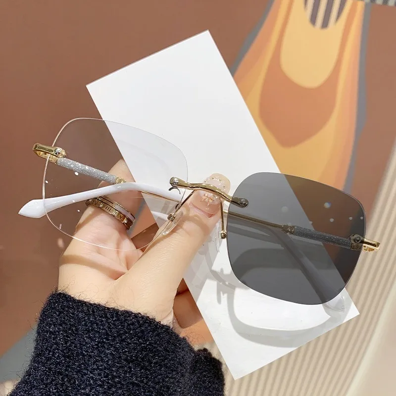 Photochromic Anti Radiation Frameless Glasses for Women Men Rimless Transition Eyeglass 2 in 1 Eyeglasses
Photochromic Anti Radiation Frameless Glasses for Women Men Rimless Transition Eyeglass 2 in 1 Eyeglasses