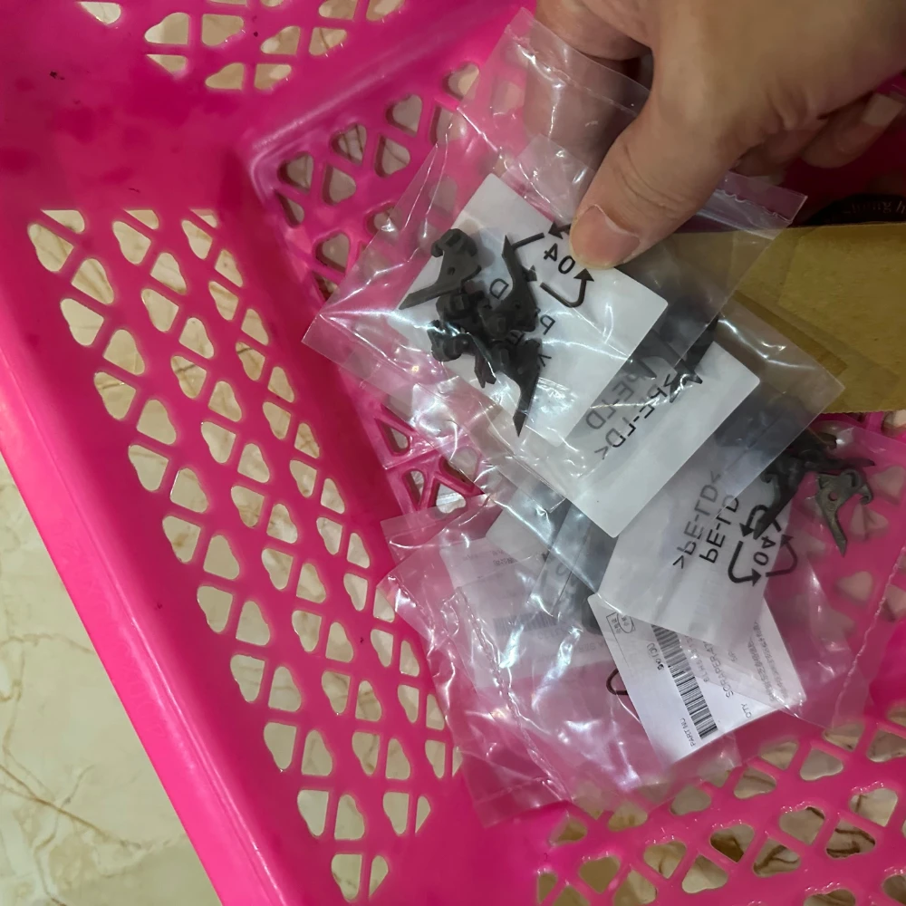 6LJ14053000 6LH55313000 Верхний захват фьюзера для Toshiba E-STUDIO 205 206 207 255 256 257 305 306 307 E255 E205 E206
6LJ14053000 6LH55313000 Верхний захват фьюзера для Toshiba E-STUDIO 205 206 207 255 256 257 305 306 307 E255 E205 E206