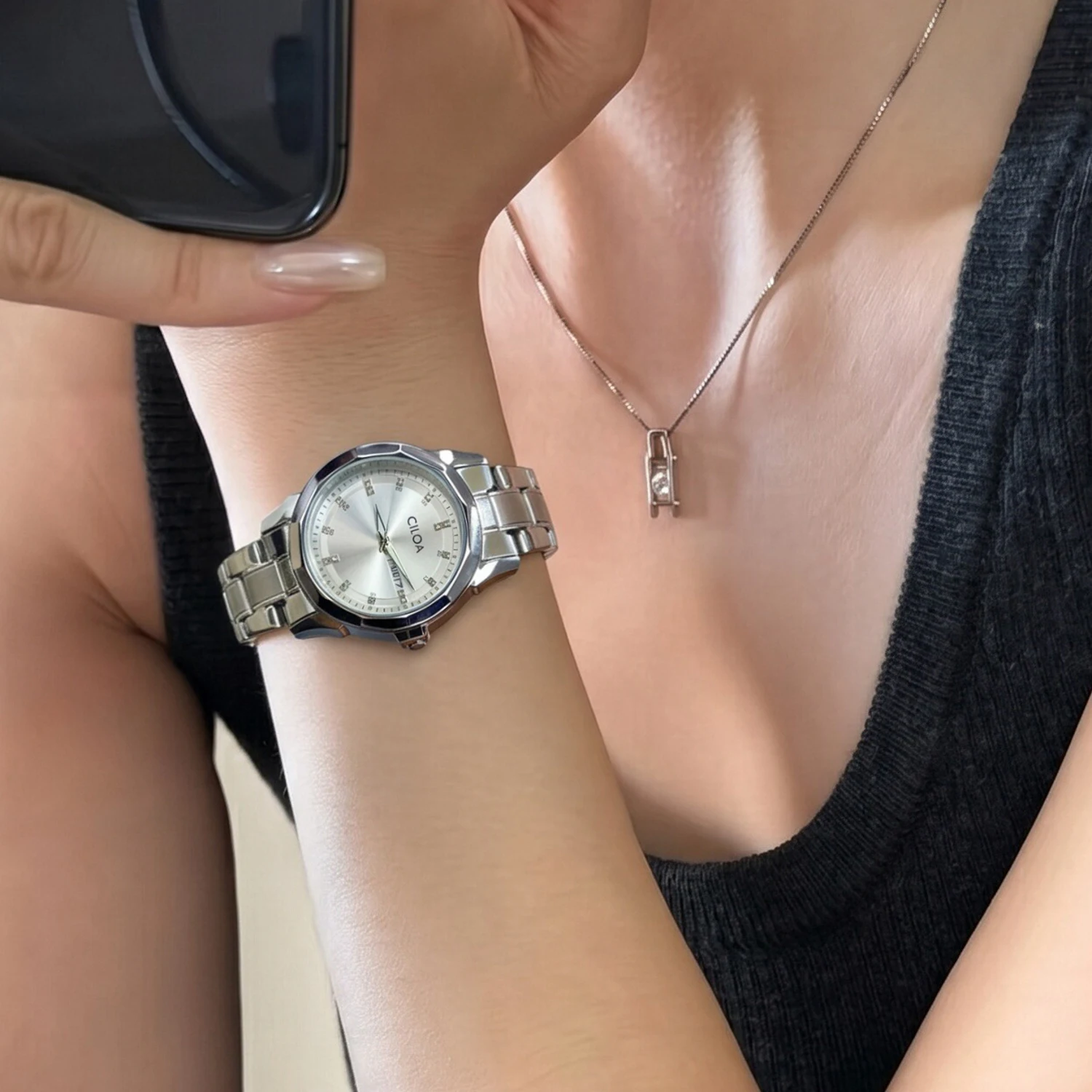 CILOA Simple Luxury Metal Watch, Silver Minimal Dial, Elegant Business Casual Quartz Wristwatch
CILOA Simple Luxury Metal Watch, Silver Minimal Dial, Elegant Business Casual Quartz Wristwatch