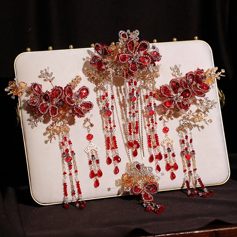 Chinese Bridal Retro Headdress Handmade Beaded Tassel Suit Hanfu Cheongsam Xiuhe Clothing Accessory Traditional Wedding Hairpiec
Chinese Bridal Retro Headdress Handmade Beaded Tassel Suit Hanfu Cheongsam Xiuhe Clothing Accessory Traditional Wedding Hairpiec