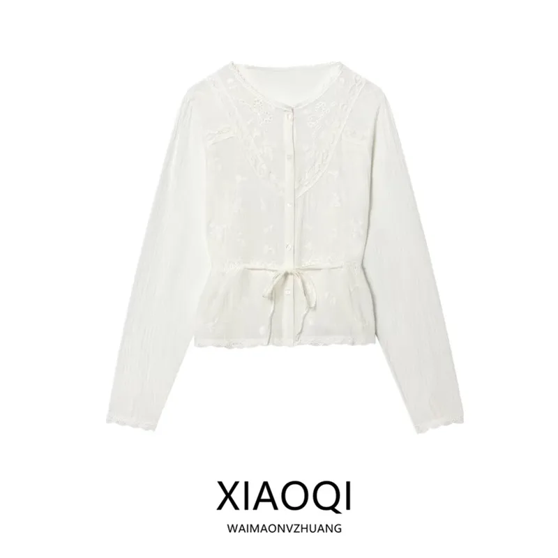 Весна 2026: Новинка! Женская свободная блузка с круглым вырезом, вышивкой и кружевом, с длинным рукавом, для повседневной носки, модная верхняя одежда.
Весна 2026: Новинка! Женская свободная блузка с круглым вырезом, вышивкой и кружевом, с длинным рукавом, для повседневной носки, модная верхняя одежда.