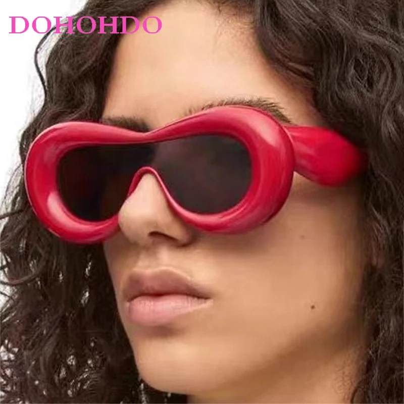 Retro Y2K Sunglasses Women Men Fashion Brand Design One Piece Big Frame Punk Eyewear For Female Street Photography Shades UV400
Retro Y2K Sunglasses Women Men Fashion Brand Design One Piece Big Frame Punk Eyewear For Female Street Photography Shades UV400
