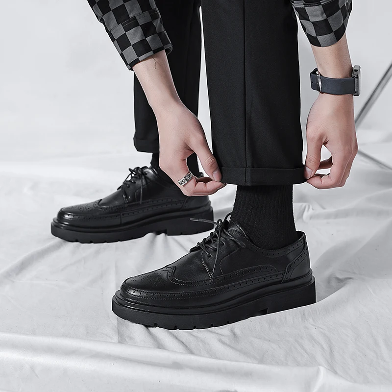 Men Brogues oxfords shoes lace up Autumn Leather Men Fashion outdoor Business Casual Man Shoes breathable Chunky Work Shoes men
Men Brogues oxfords shoes lace up Autumn Leather Men Fashion outdoor Business Casual Man Shoes breathable Chunky Work Shoes men