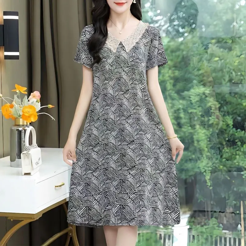 Stylish Vintage Printed Midi Dress Summer V-Neck Women's Clothing Short Sleeve Casual Lace Spliced Commute A-Line Waist Dresses
Stylish Vintage Printed Midi Dress Summer V-Neck Women's Clothing Short Sleeve Casual Lace Spliced Commute A-Line Waist Dresses