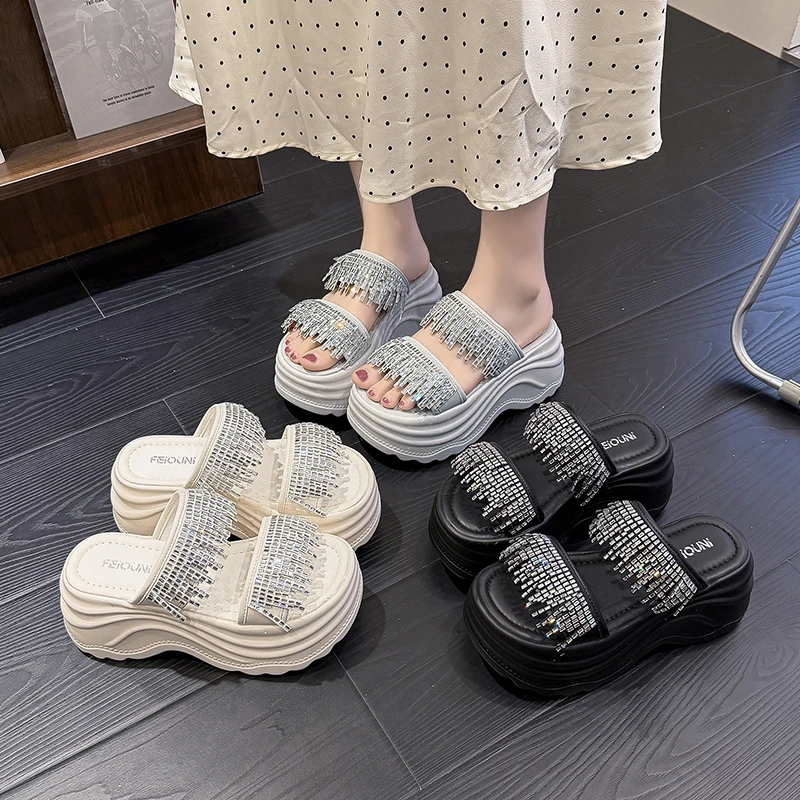 2026 Summer New Round Head Breathable Thick Bottom Versatile Water Diamond Casual Slippers for Outwear
2026 Summer New Round Head Breathable Thick Bottom Versatile Water Diamond Casual Slippers for Outwear
