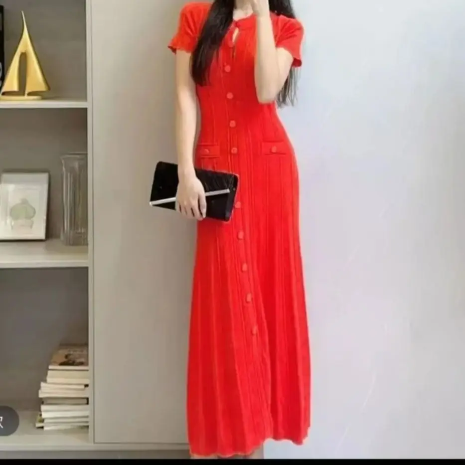 High Quality Spring And Summer New Fashionable Socialite Style Knitted Hollow Round Neck Slim Fit Women's Short Sleeved Dress
High Quality Spring And Summer New Fashionable Socialite Style Knitted Hollow Round Neck Slim Fit Women's Short Sleeved Dress