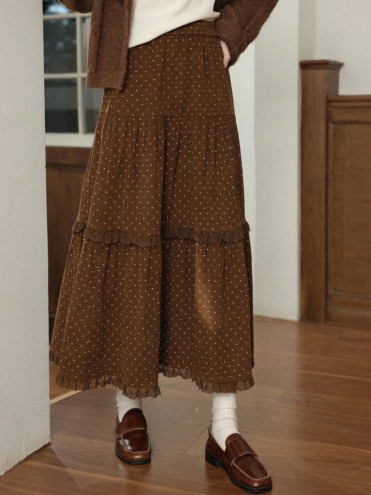 High Waist Loose Polka Dot Coffee Color Half-length Skirt for Women A-line Long Skirt Elegant Commuter Style Winter Fashion
High Waist Loose Polka Dot Coffee Color Half-length Skirt for Women A-line Long Skirt Elegant Commuter Style Winter Fashion