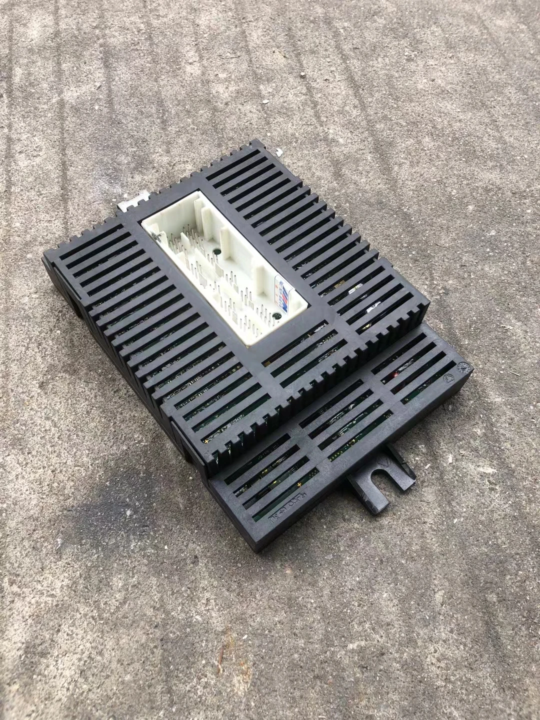 Универсальный автомобильный модуль управления кузовом, белая коробка, ЭБУ для автомобильной, грузовика, компьютерной системы
Универсальный автомобильный модуль управления кузовом, белая коробка, ЭБУ для автомобильной, грузовика, компьютерной системы