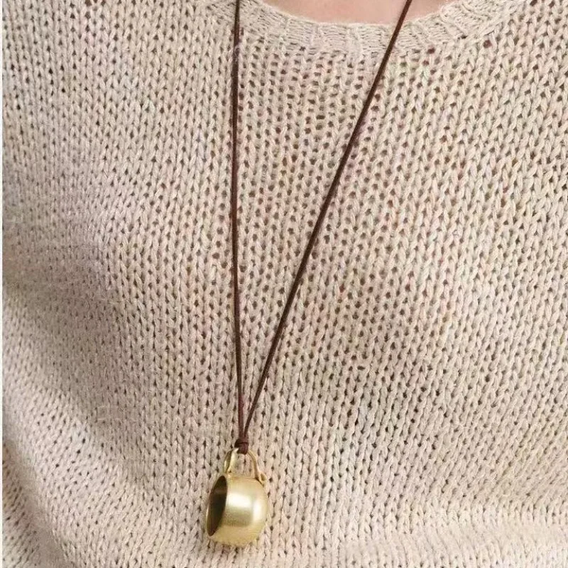 Niche Retro Drink A Cup Tonight, Autumn and Winter Pendants, Sweaters, Chains, Personality Versatile, Niche Design Necklaces
Niche Retro Drink A Cup Tonight, Autumn and Winter Pendants, Sweaters, Chains, Personality Versatile, Niche Design Necklaces