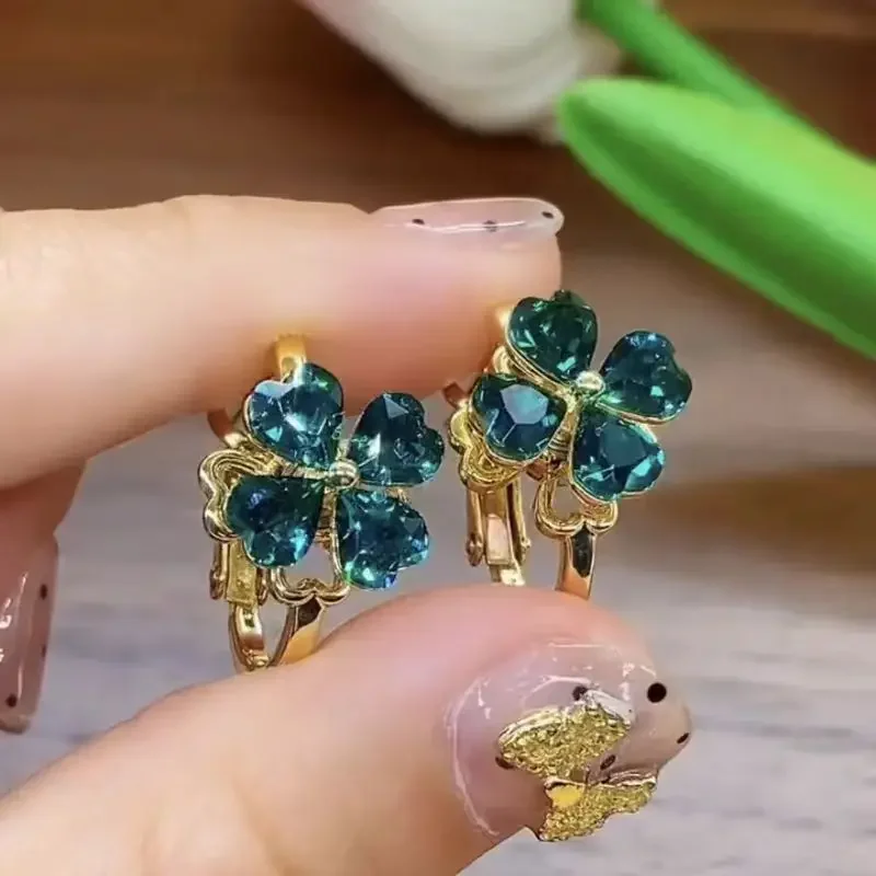 2024 New Rotatable Green Zircon Flower Earrings for Women Personalized Daily Accessories Party Jewelry Birthday Anniversary Gift
2024 New Rotatable Green Zircon Flower Earrings for Women Personalized Daily Accessories Party Jewelry Birthday Anniversary Gift