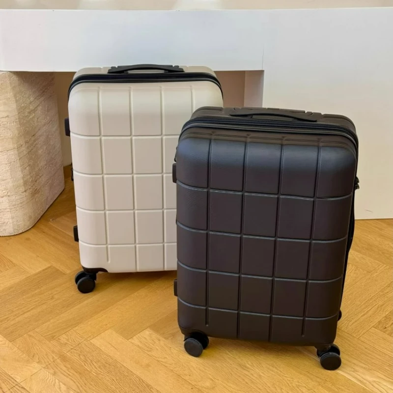 2025 Large Capacity Travel Bag TSA Lock Suitcase Durable Combination Lock Expandable Luggage 360 Degree Rotating Silent Wheel
2025 Large Capacity Travel Bag TSA Lock Suitcase Durable Combination Lock Expandable Luggage 360 Degree Rotating Silent Wheel