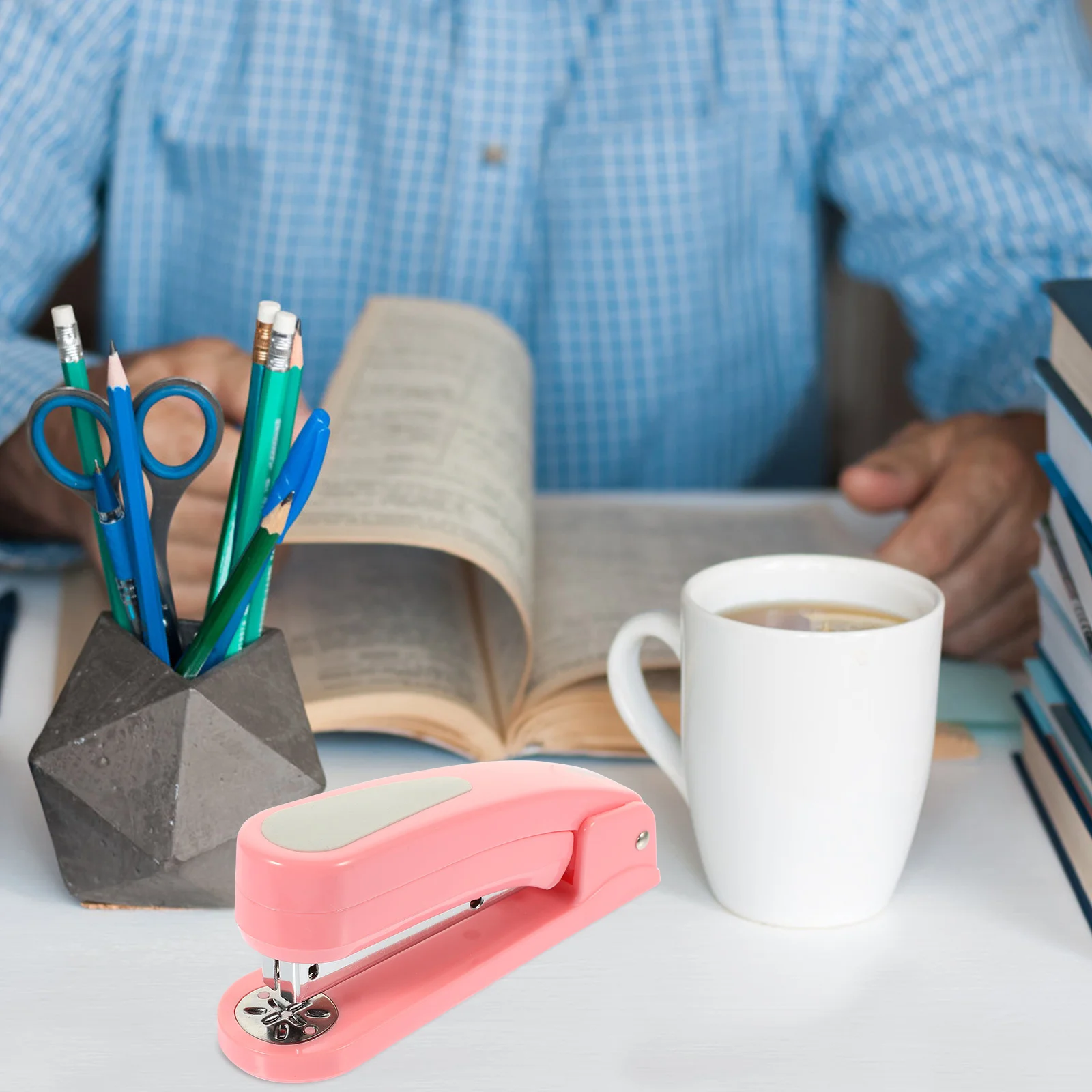 360 Degree Rotary Stapler Lightweight Compact Design for Office School Home Multi-Use Stapling Tool Fast Efficient Paper Binding
360 Degree Rotary Stapler Lightweight Compact Design for Office School Home Multi-Use Stapling Tool Fast Efficient Paper Binding