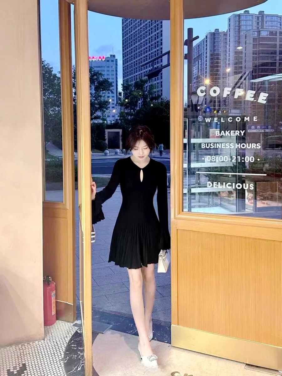 Mosli Minor Mode Winter Dance 435g Thin 307 Woolen Knitted High Elasticity Pleated Dress Long Sleeve A-Line Dress for Ladies
Mosli Minor Mode Winter Dance 435g Thin 307 Woolen Knitted High Elasticity Pleated Dress Long Sleeve A-Line Dress for Ladies