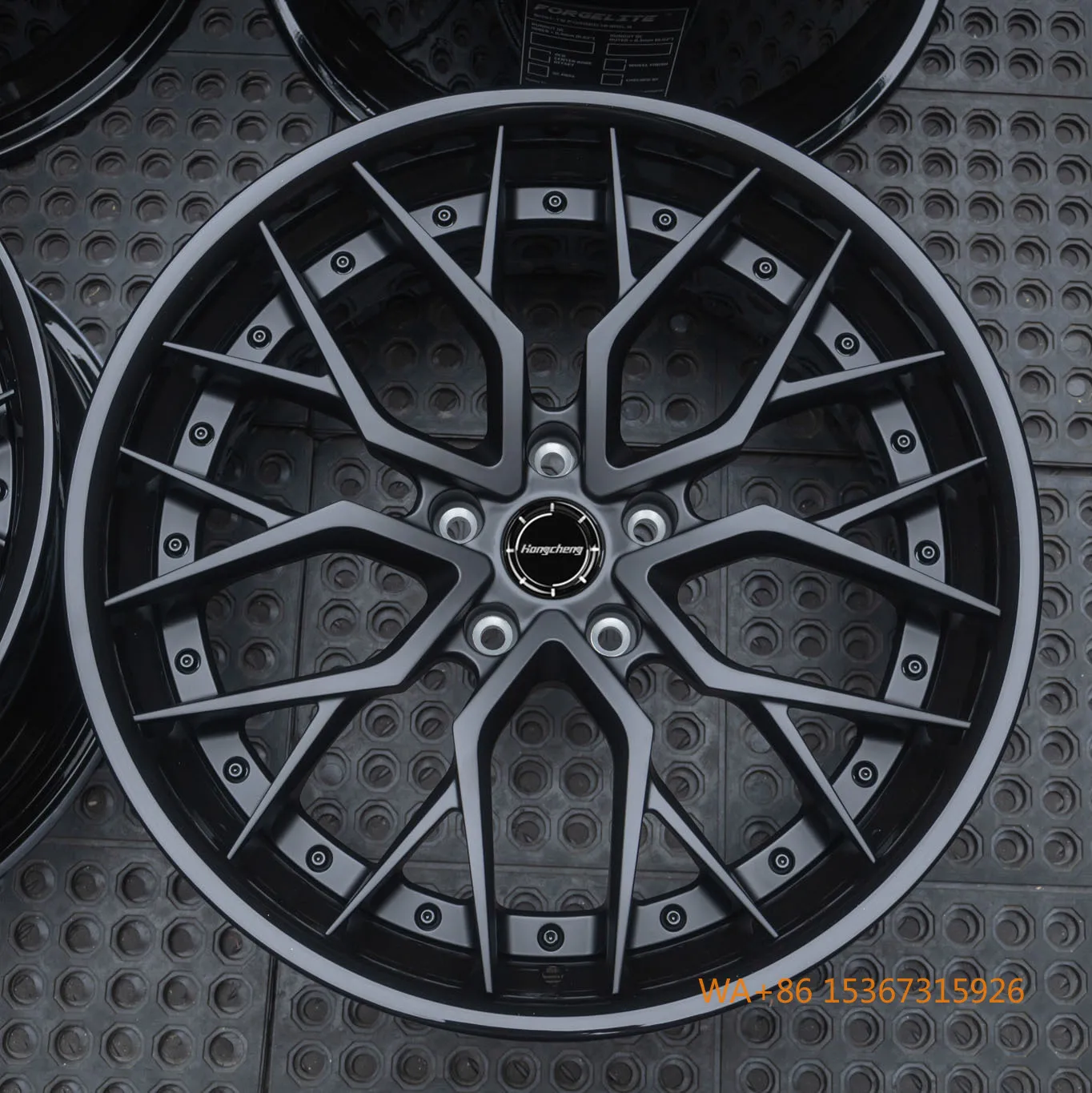 15-24 Inch Custom Luxury Forged Passenger Car Rims 5x114.3/5x130/6x139.7 6061-T6 Ultra Luxury Sports Car Wheels
15-24 Inch Custom Luxury Forged Passenger Car Rims 5x114.3/5x130/6x139.7 6061-T6 Ultra Luxury Sports Car Wheels