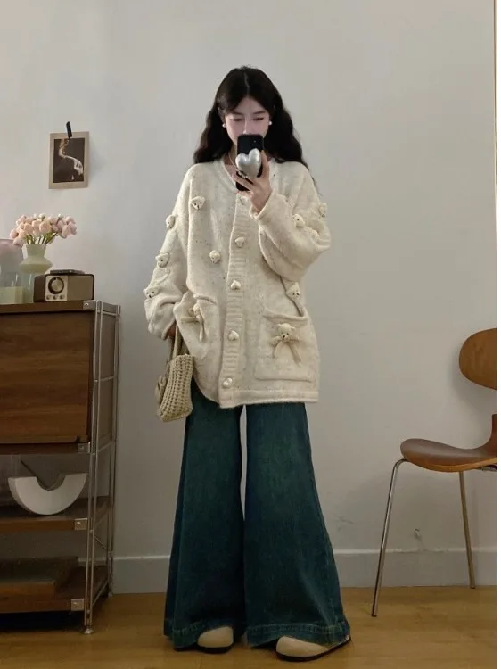plus Size Women's Sweater Coat with Big Bow Heavy Work Loose Fit Autumn Winter New Style Versatile Knittedwear Korean Style
plus Size Women's Sweater Coat with Big Bow Heavy Work Loose Fit Autumn Winter New Style Versatile Knittedwear Korean Style