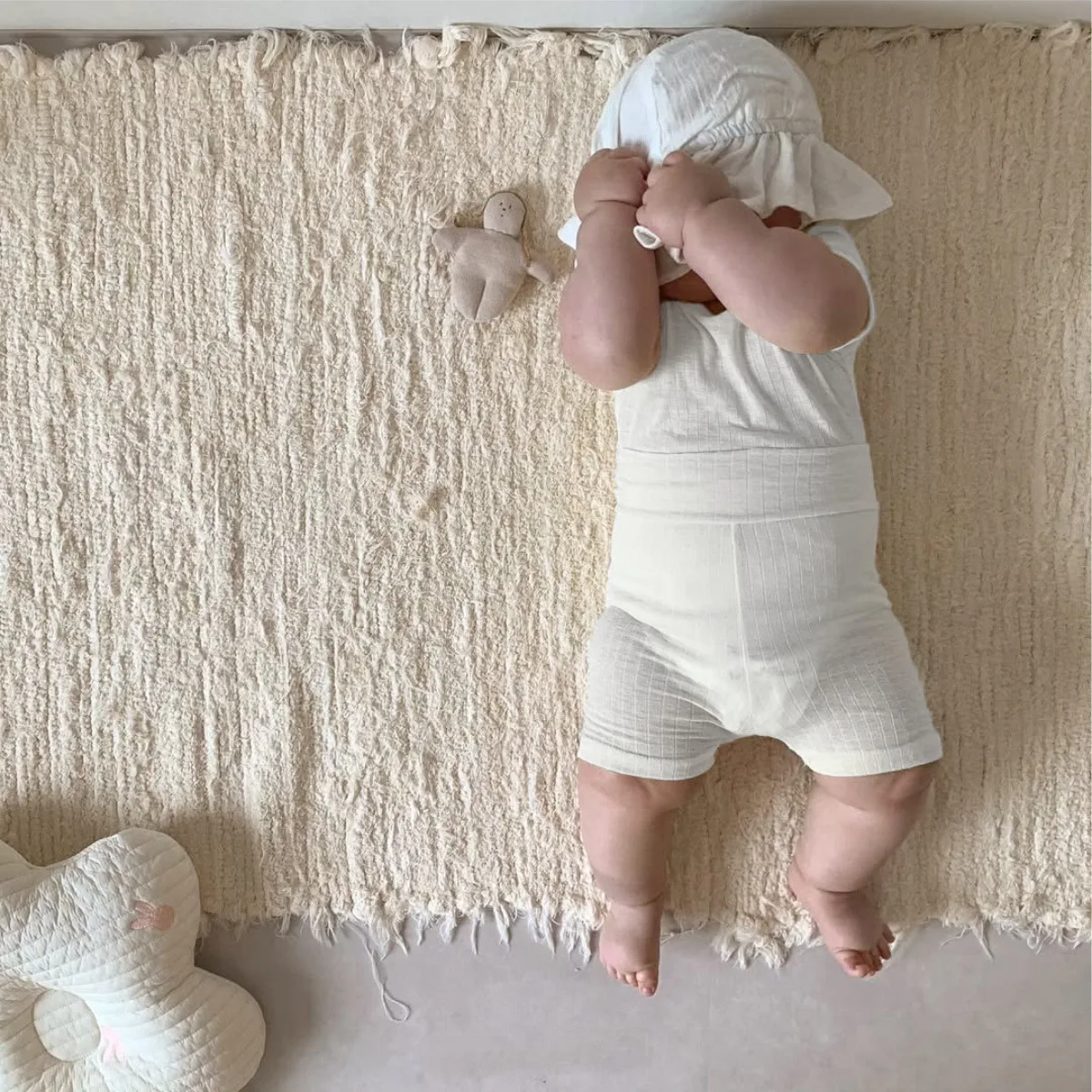 2025 Summer New Baby Short Sleeve Home Clothes Set Infant Thin Breathable Tops + Pants 2pcs Suit Newborn Cotton Pajamas Set
2025 Summer New Baby Short Sleeve Home Clothes Set Infant Thin Breathable Tops + Pants 2pcs Suit Newborn Cotton Pajamas Set