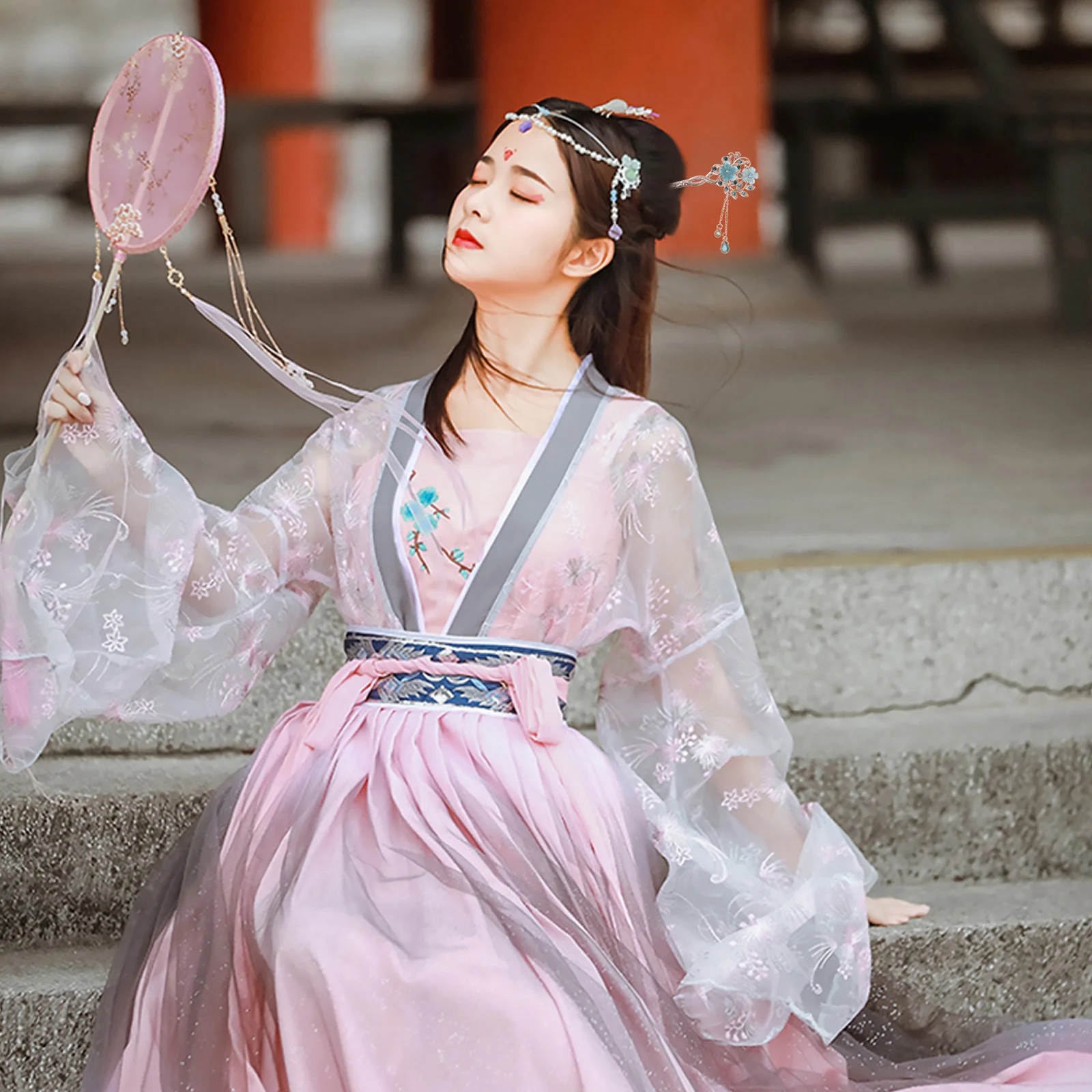 Classical Chinese Hairpin Blue Vintage Opal Flower Tassel Design Ancient Hair Stick Decorative Chignon Pin For Women Party
Classical Chinese Hairpin Blue Vintage Opal Flower Tassel Design Ancient Hair Stick Decorative Chignon Pin For Women Party