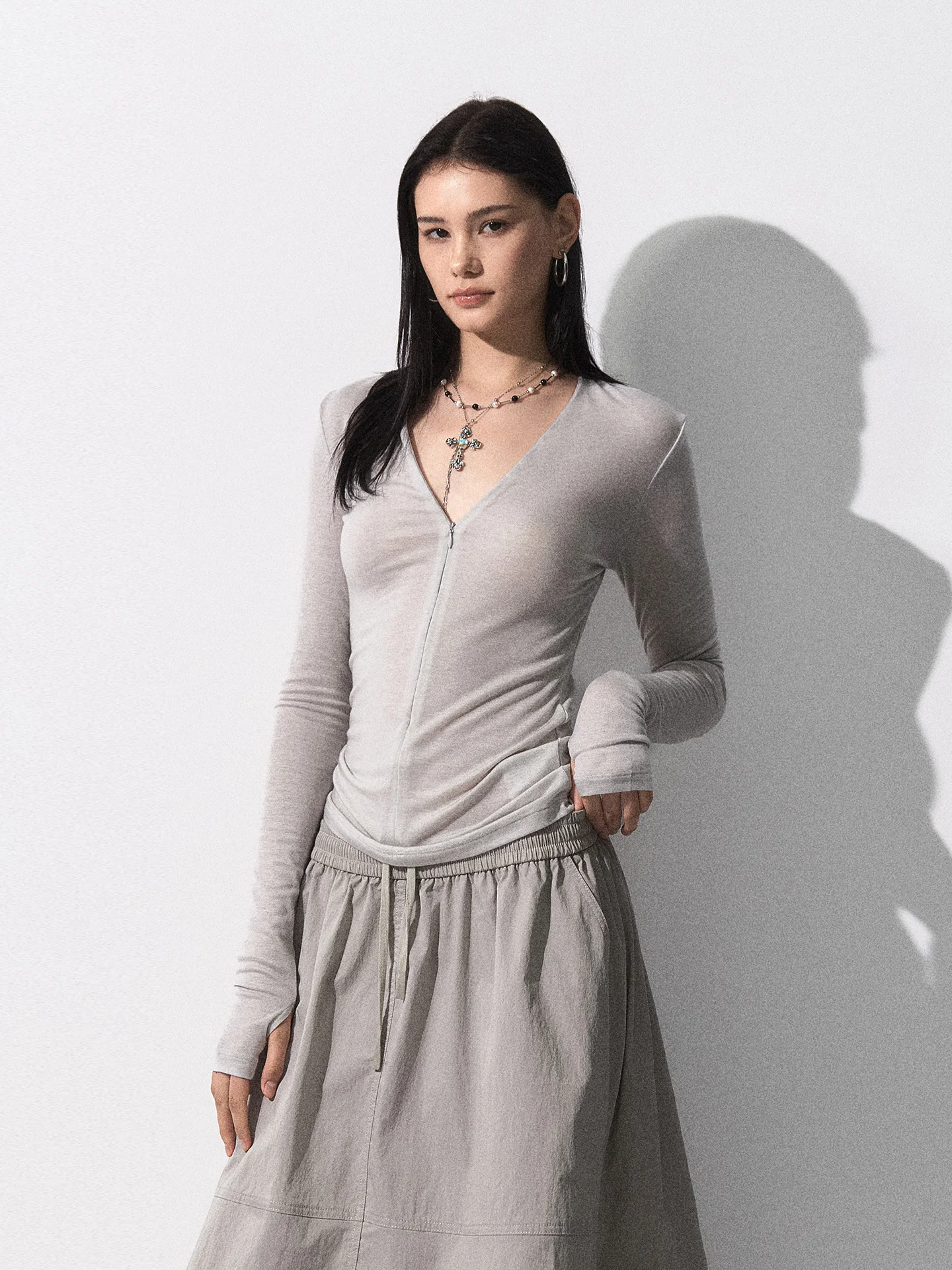 Sle Adjustable V-Ne Slim Fit Long Sve T-irt Women's Knitted Top Lyocell Wool Blend Comfortable Workwear
Sle Adjustable V-Ne Slim Fit Long Sve T-irt Women's Knitted Top Lyocell Wool Blend Comfortable Workwear