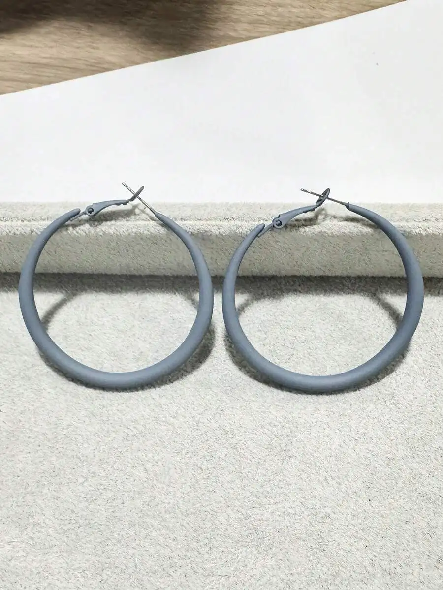 1 Pair Minimalist Geometric Open Hoop Earrings For Women, Fashionable Spray Paint Design, Suitable For Holidays And Everyday Wea
1 Pair Minimalist Geometric Open Hoop Earrings For Women, Fashionable Spray Paint Design, Suitable For Holidays And Everyday Wea