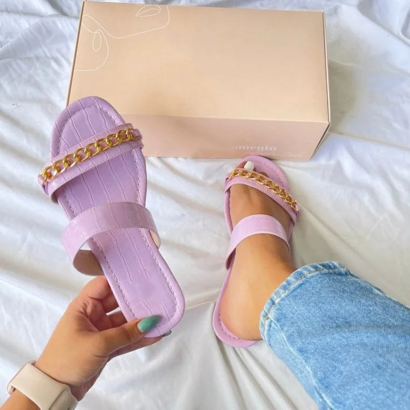 Fashion Sexy Chain Lock Solid Color Plus Size 2023 Summer New Style Roman Style Flat Outdoor Female Slippers Women Sandals
Fashion Sexy Chain Lock Solid Color Plus Size 2023 Summer New Style Roman Style Flat Outdoor Female Slippers Women Sandals