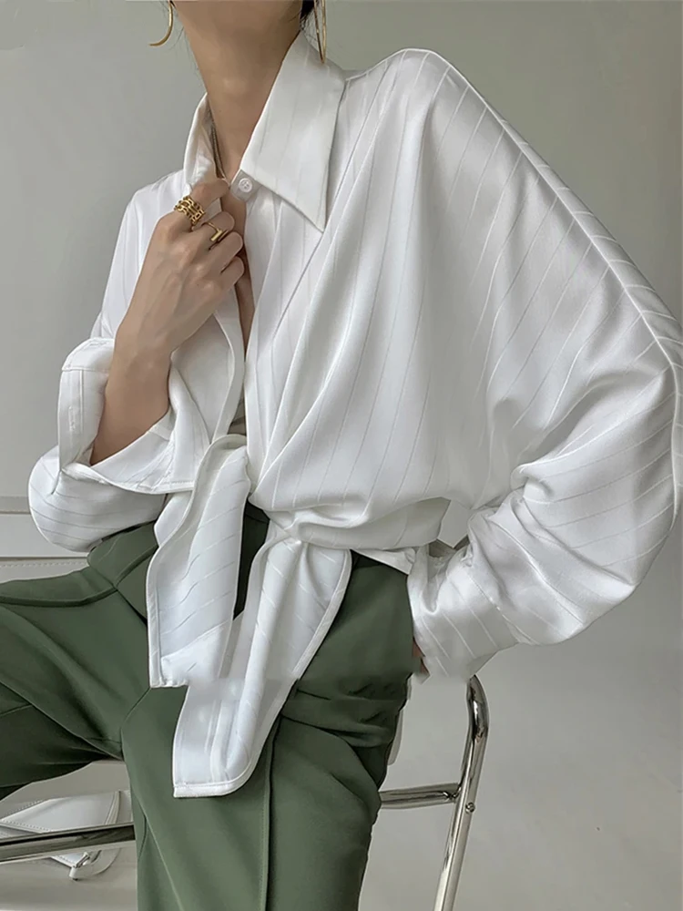 Striped Shirts Women Long Sleeve Satin Blouse Female Elegant Single Breasted Polo Neck Tops Office Ladies Vintage Loose Blusas
Striped Shirts Women Long Sleeve Satin Blouse Female Elegant Single Breasted Polo Neck Tops Office Ladies Vintage Loose Blusas