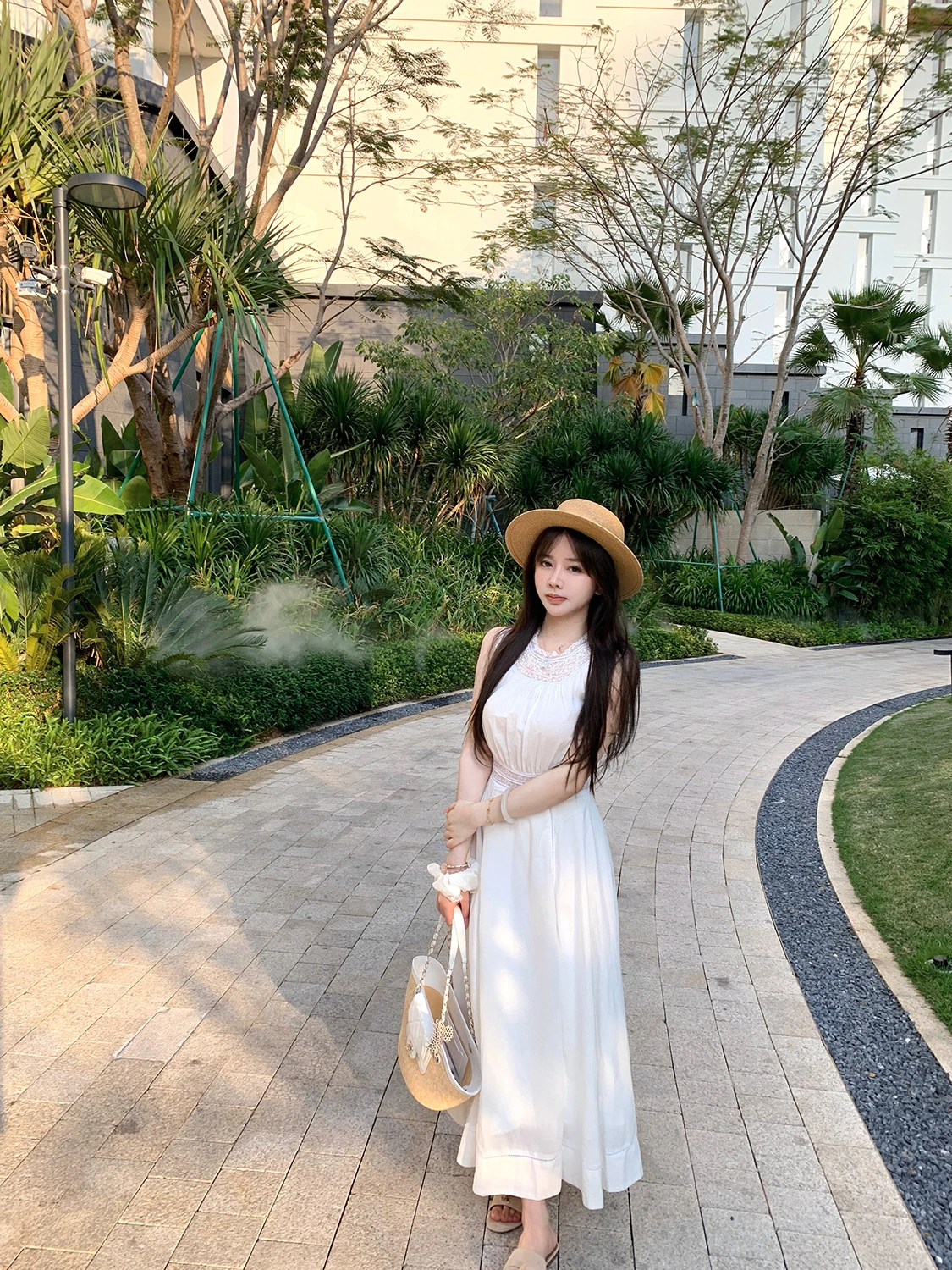 French Style Lace Splice White Dress Eleven Girl A-Line Skirt Cotton Sleeveless round Neck Date Suitable Spring Season
French Style Lace Splice White Dress Eleven Girl A-Line Skirt Cotton Sleeveless round Neck Date Suitable Spring Season