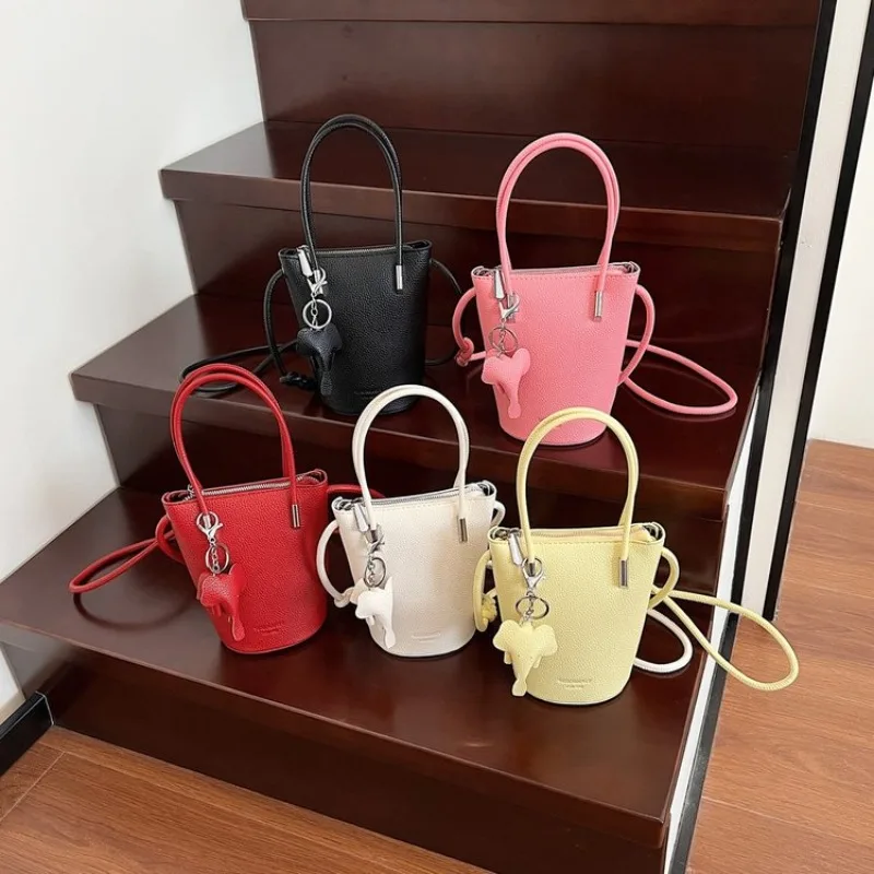 Solid Color Commuter Elegant Leather Classic Designer Paris Fashion Large Capacity Diaper Bag For Women Tote
Solid Color Commuter Elegant Leather Classic Designer Paris Fashion Large Capacity Diaper Bag For Women Tote