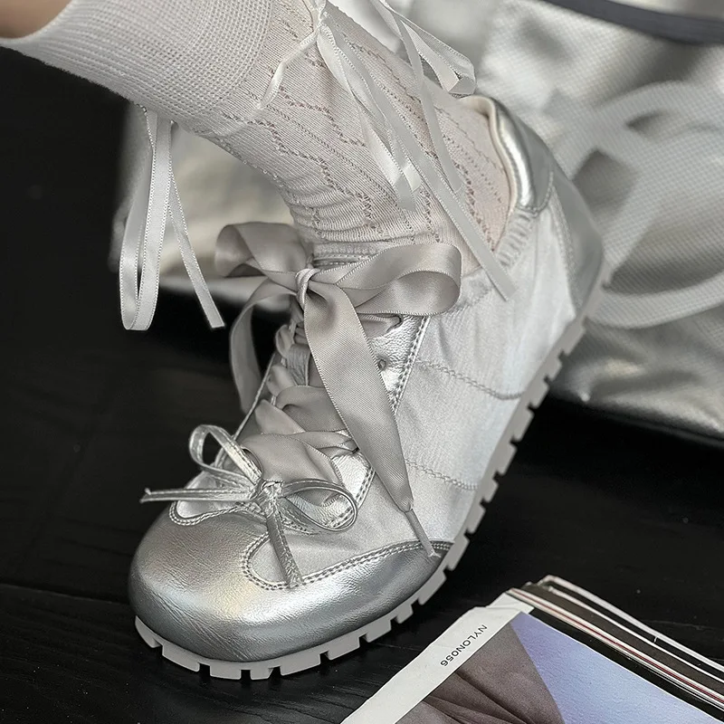 2025 Hot Sale New Women Silver Ballet Shoes Spring Autumn Elegant Buckle Square Toe Flats Spring Autumn Party Slip on Loafers
2025 Hot Sale New Women Silver Ballet Shoes Spring Autumn Elegant Buckle Square Toe Flats Spring Autumn Party Slip on Loafers