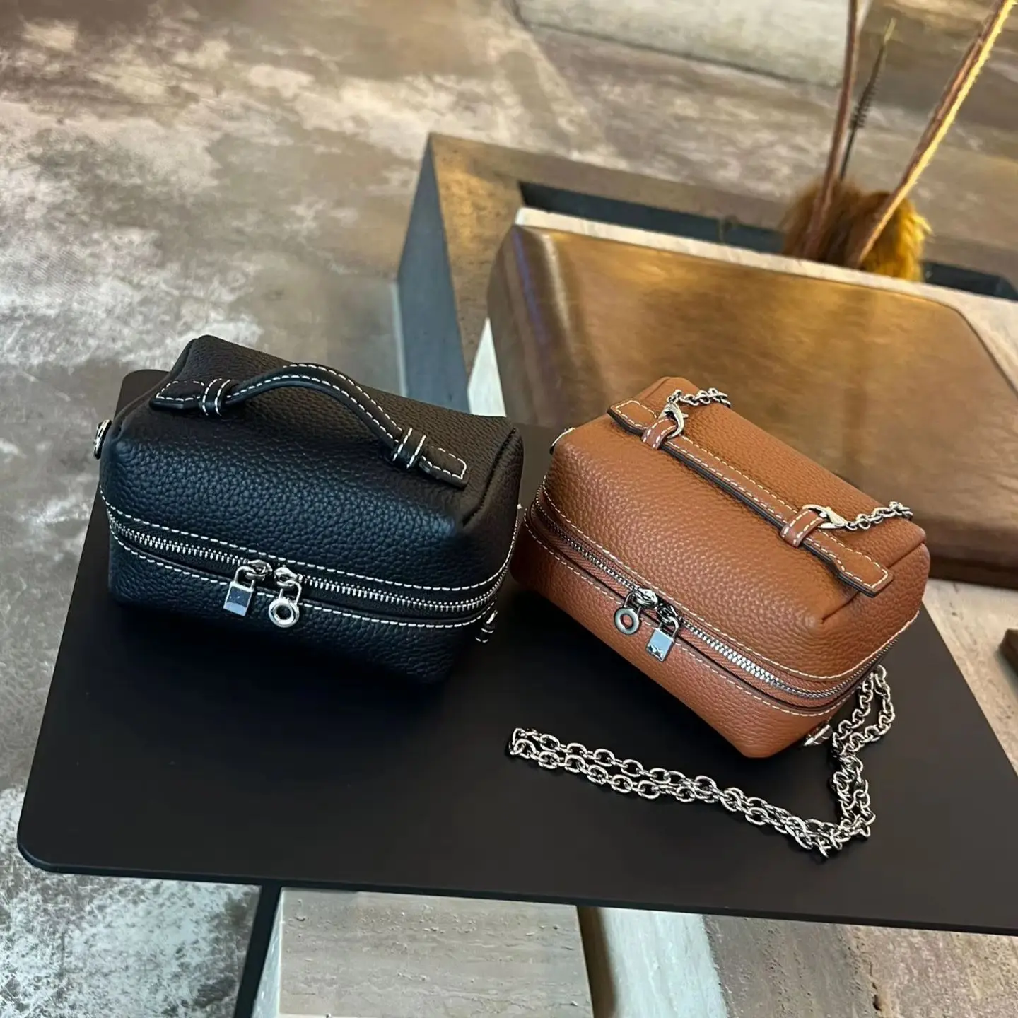 Women's Real Leather Shoulder Crossbody Mini Bag Luxury Designer Brand Female Slim Lightweight Small Chain Bag Cowhide Handbag
Women's Real Leather Shoulder Crossbody Mini Bag Luxury Designer Brand Female Slim Lightweight Small Chain Bag Cowhide Handbag