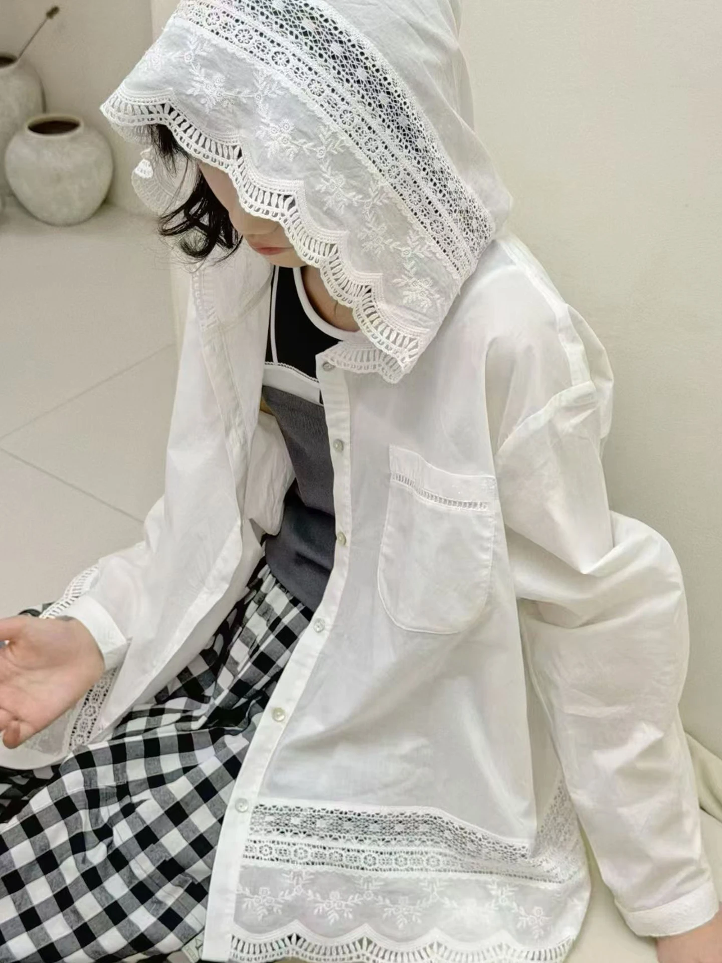 Girls' Summer Sun Protection Jacket White Hooded Hollow Ruffle Fashionable Top Children's Clothing Casual Style Zipper Closure
Girls' Summer Sun Protection Jacket White Hooded Hollow Ruffle Fashionable Top Children's Clothing Casual Style Zipper Closure