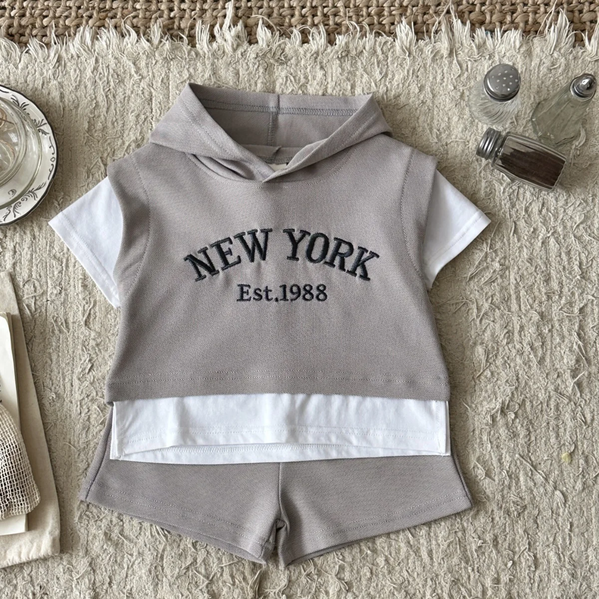 Summer Toddler Infant Baby Boys Clothes Sets Short Sleeve Letter Embroidery Hooded Tops and Solid Color Shorts Outfit
Summer Toddler Infant Baby Boys Clothes Sets Short Sleeve Letter Embroidery Hooded Tops and Solid Color Shorts Outfit