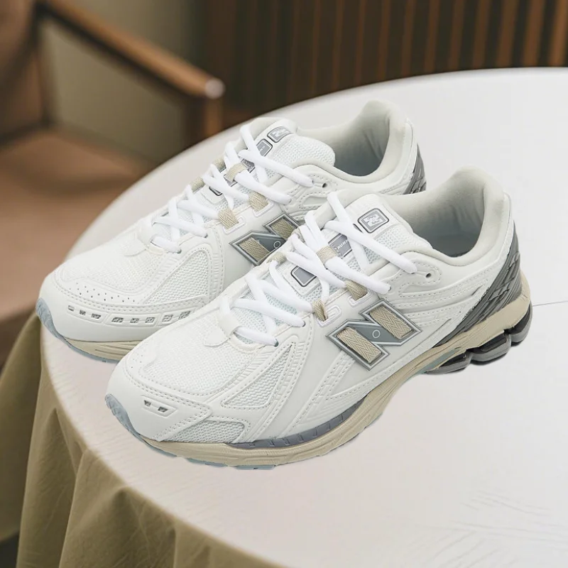New 2025 model mesh breathable comfortable sports shoes, versatile and casual, new N brand, model 1-9-0-6, running shoes.
New 2025 model mesh breathable comfortable sports shoes, versatile and casual, new N brand, model 1-9-0-6, running shoes.