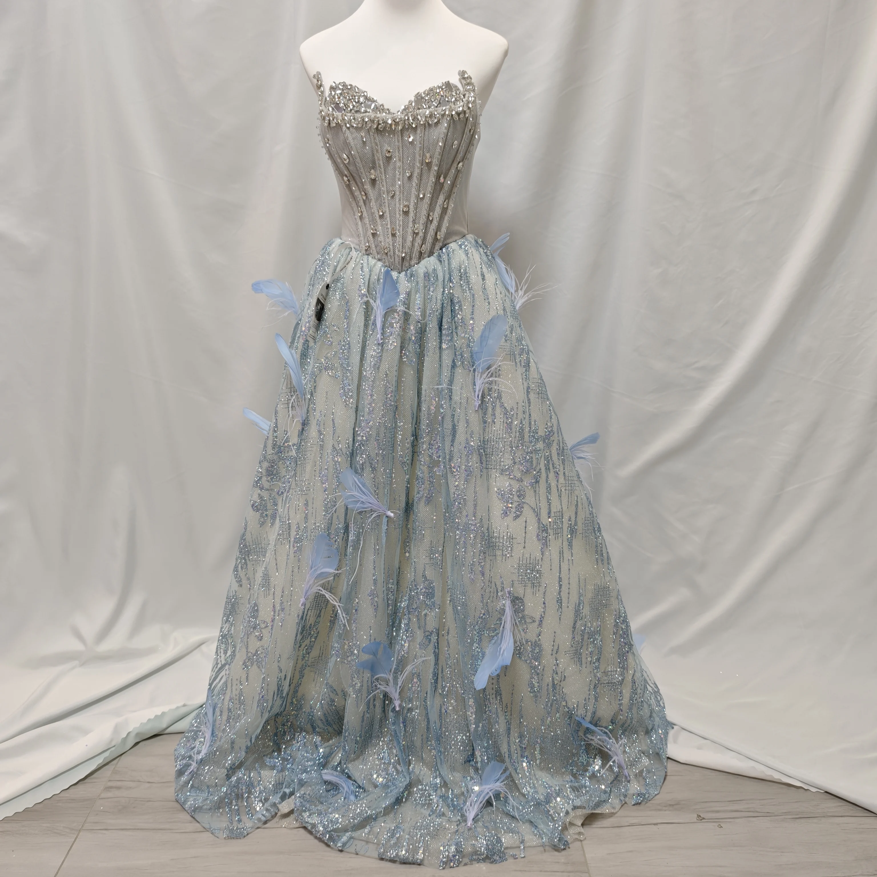 L&P DQL Studio Luxury Major Beading Light Blue Evening Dress with Sparkling Crystal Wedding Party Dress Prom Gowns
L&P DQL Studio Luxury Major Beading Light Blue Evening Dress with Sparkling Crystal Wedding Party Dress Prom Gowns
