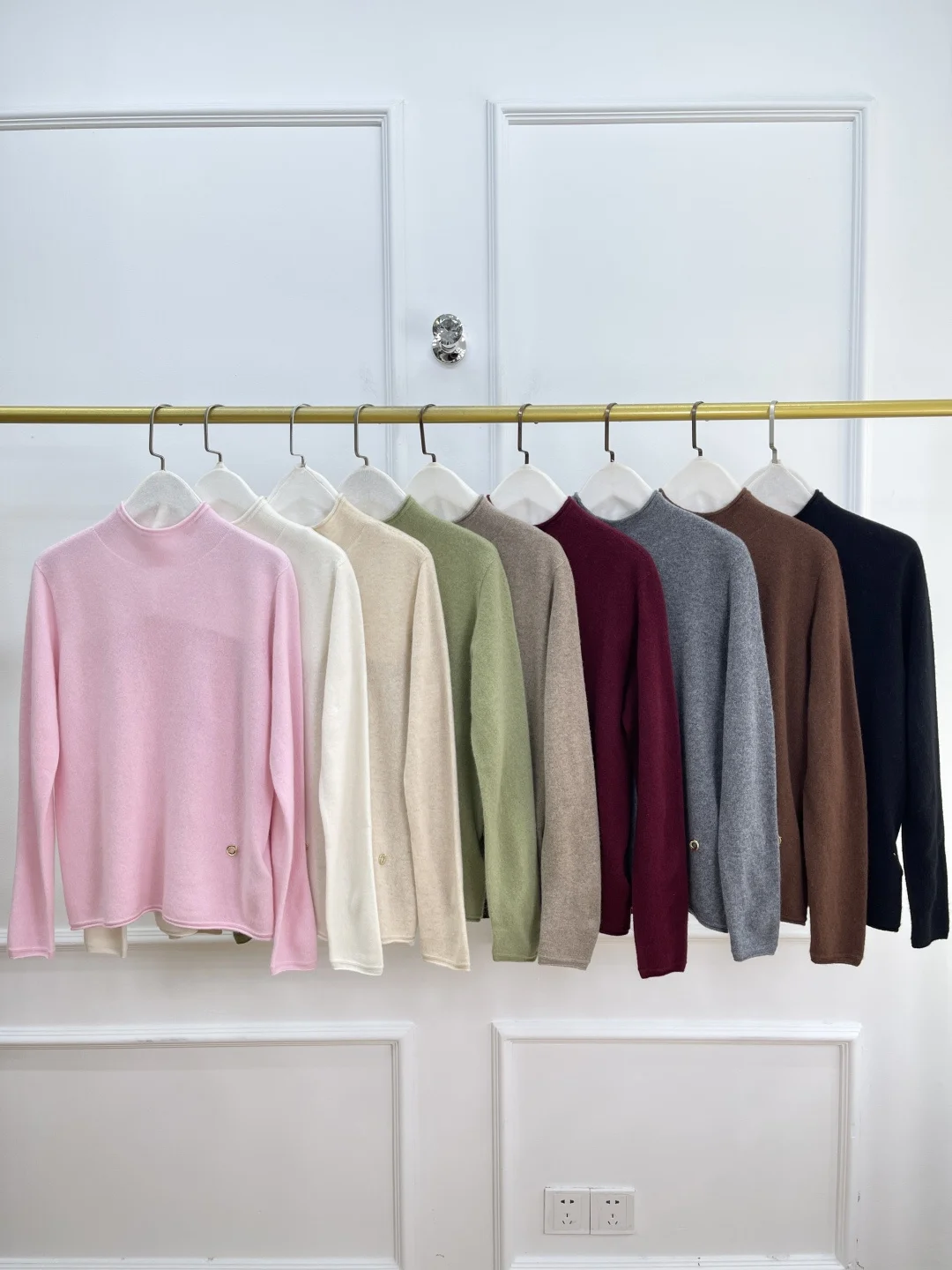 Women's 100% Cashmere Knitted Pullover High Neck Long Sleeve Slim Sweater
Women's 100% Cashmere Knitted Pullover High Neck Long Sleeve Slim Sweater