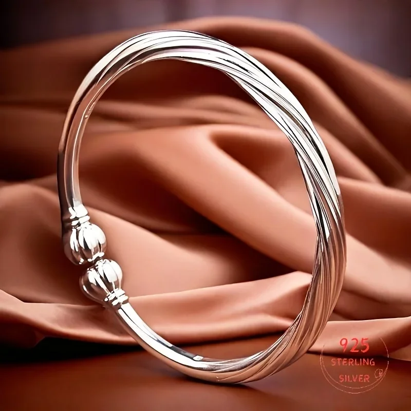 This S silver bracelet is adjustable in size and is perfect for your wife and mother as a gift for Valentine's Day, Christmas, Thanksgiving or wedding anniversaries. It is perfect for everyday use and special occasions.
This S silver bracelet is adjustable in size and is perfect for your wife and mother as a gift for Valentine's Day, Christmas, Thanksgiving or wedding anniversaries. It is perfect for everyday use and special occasions.
