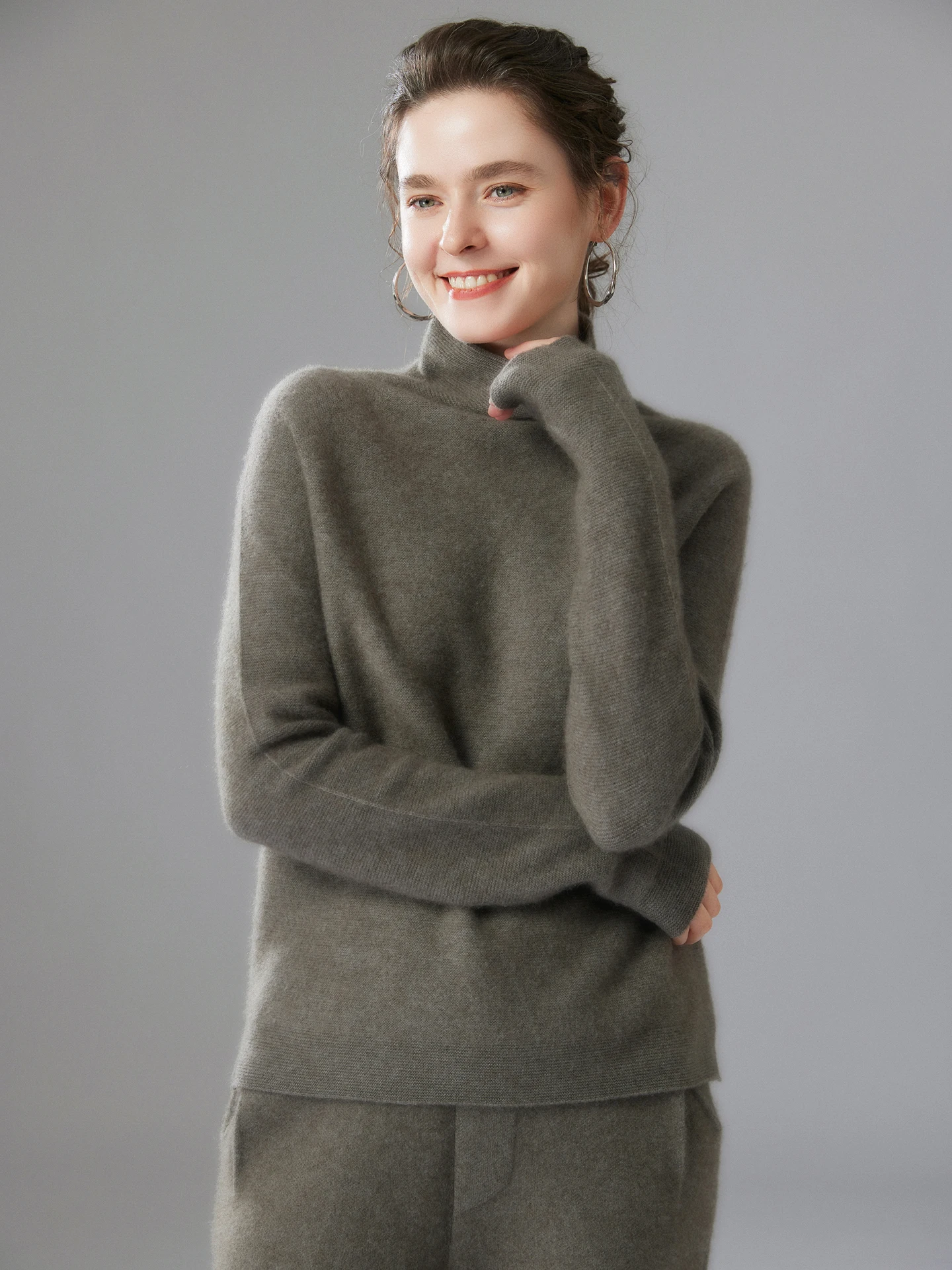 TLOML Women‘s 100% Cashmere Sweater Turtleneck Pullover Autumn Winter Soft Warm Basic Solid High Quality Cashmere Knitwear Tops
TLOML Women‘s 100% Cashmere Sweater Turtleneck Pullover Autumn Winter Soft Warm Basic Solid High Quality Cashmere Knitwear Tops