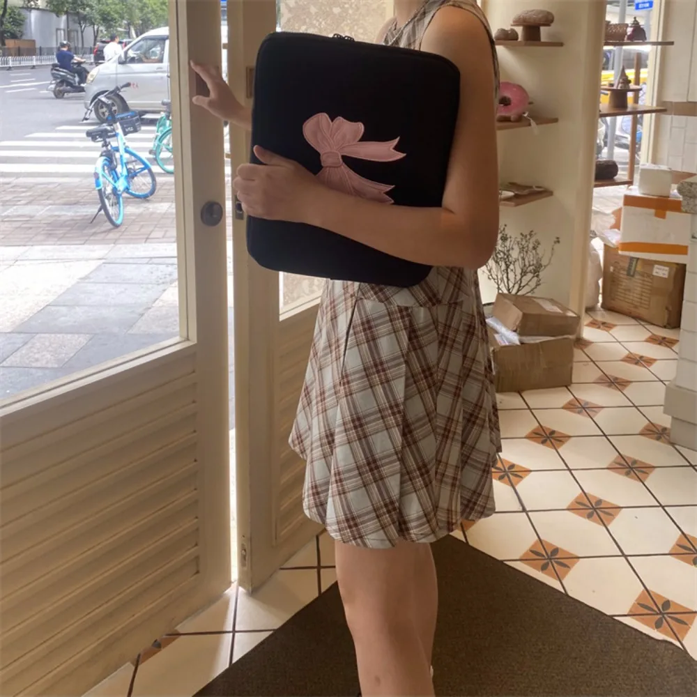 Чехол для ПК с розовым бантом, сумка для планшета, защитная сумка для ноутбука с вышивкой, защита от падения, 11/13/15 дюймов, сумка для хранения компьютера, работа
Чехол для ПК с розовым бантом, сумка для планшета, защитная сумка для ноутбука с вышивкой, защита от падения, 11/13/15 дюймов, сумка для хранения компьютера, работа