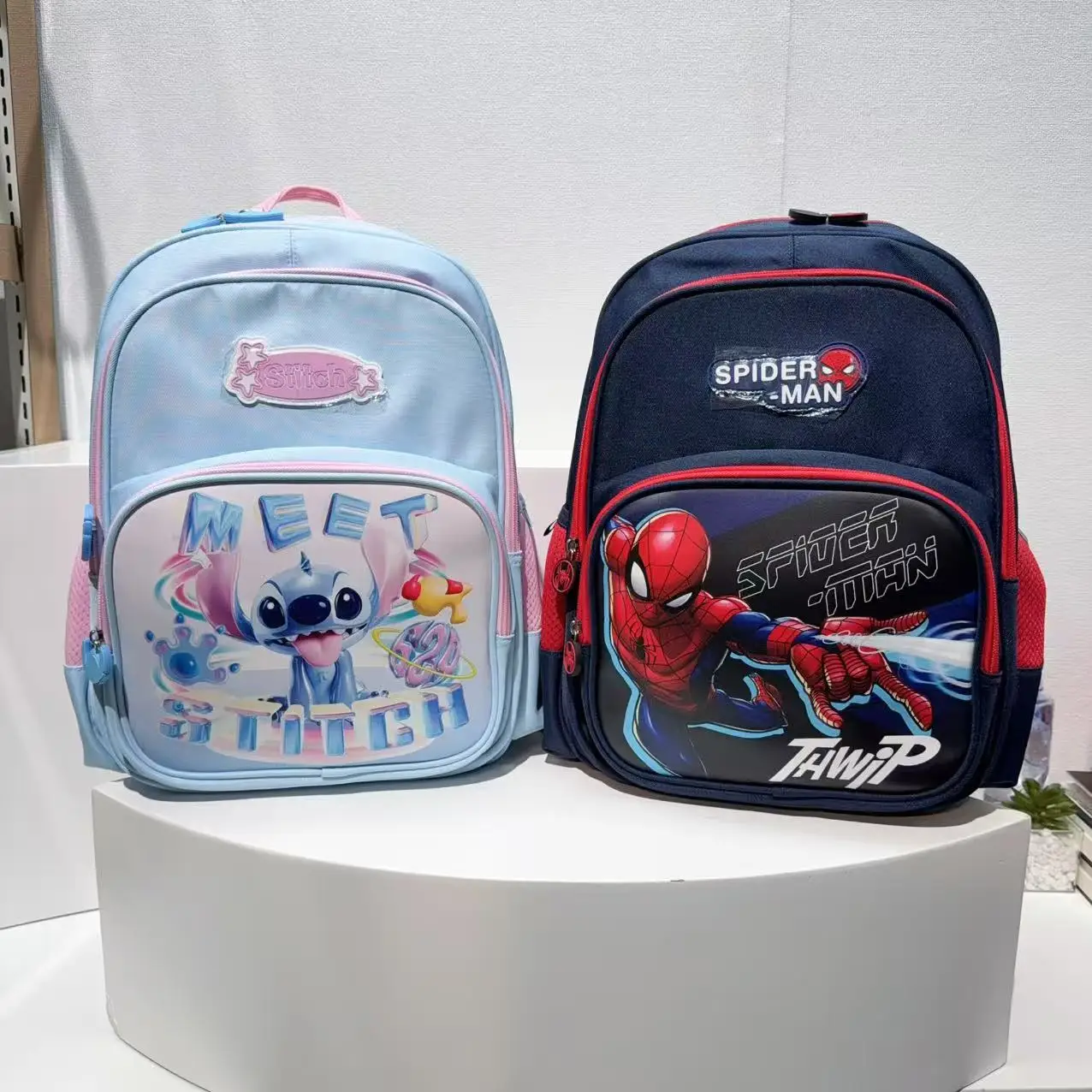 Новая школьная сумка Disney для мальчиков и девочек, ортопедический рюкзак на плечо для учащихся начальной школы, большой вместительности, легкие Mochilas
Новая школьная сумка Disney для мальчиков и девочек, ортопедический рюкзак на плечо для учащихся начальной школы, большой вместительности, легкие Mochilas