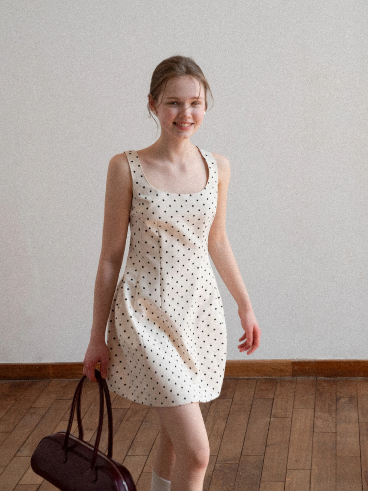 EGGKA French Style Polka Dot Strapless Short Dress Summer Vacation Waist Cinched Sleeveless A-Line Tea Break Dress
EGGKA French Style Polka Dot Strapless Short Dress Summer Vacation Waist Cinched Sleeveless A-Line Tea Break Dress