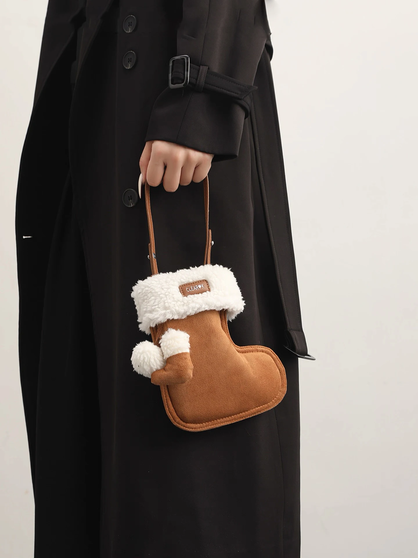 Ретро-сумка через плечо из замши для женщин, новинка 2025 года, милая сумка-кроссбоди с цветовыми блоками и отделкой из овечьего меха, универсальная диагональная сумка в корейском стиле
Ретро-сумка через плечо из замши для женщин, новинка 2025 года, милая сумка-кроссбоди с цветовыми блоками и отделкой из овечьего меха, универсальная диагональная сумка в корейском стиле