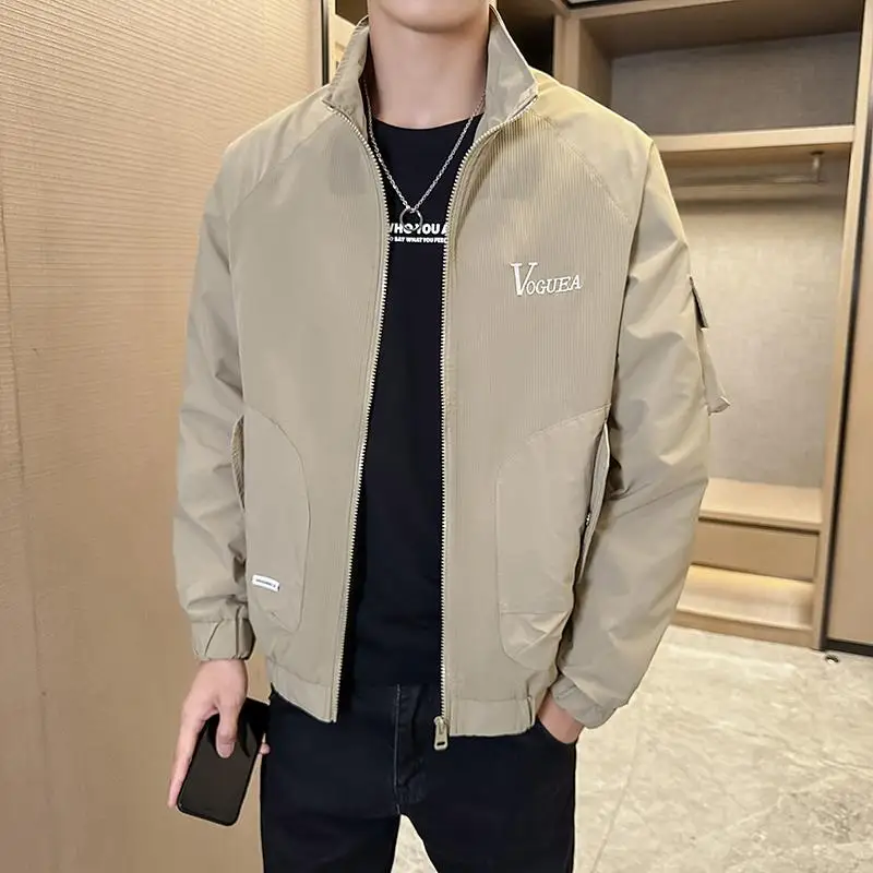 Мужская куртка с воротником-стойкой, повседневная, для активного отдыха, весна-осень, свободный крой, на молнии, ветрозащитная, модная, в японском стиле
Мужская куртка с воротником-стойкой, повседневная, для активного отдыха, весна-осень, свободный крой, на молнии, ветрозащитная, модная, в японском стиле