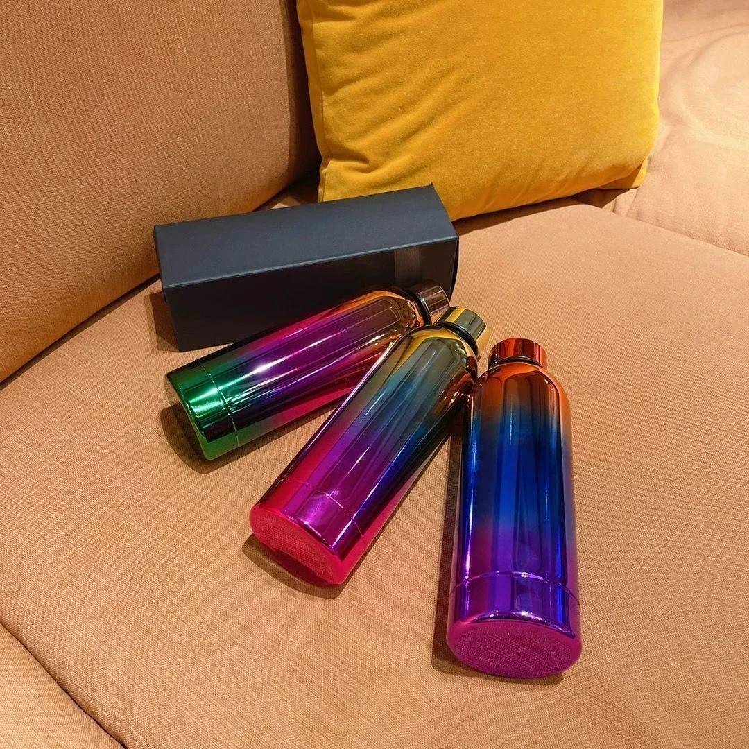 Colorful mug thermos pot three-color cup can keep cold fashion creative high-end gifts.
Colorful mug thermos pot three-color cup can keep cold fashion creative high-end gifts.